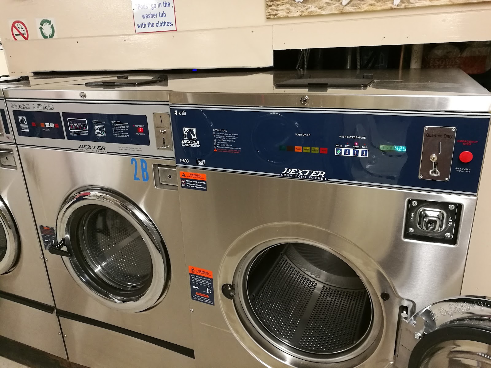 A Guy A Girl and a Laundromat photo 1
