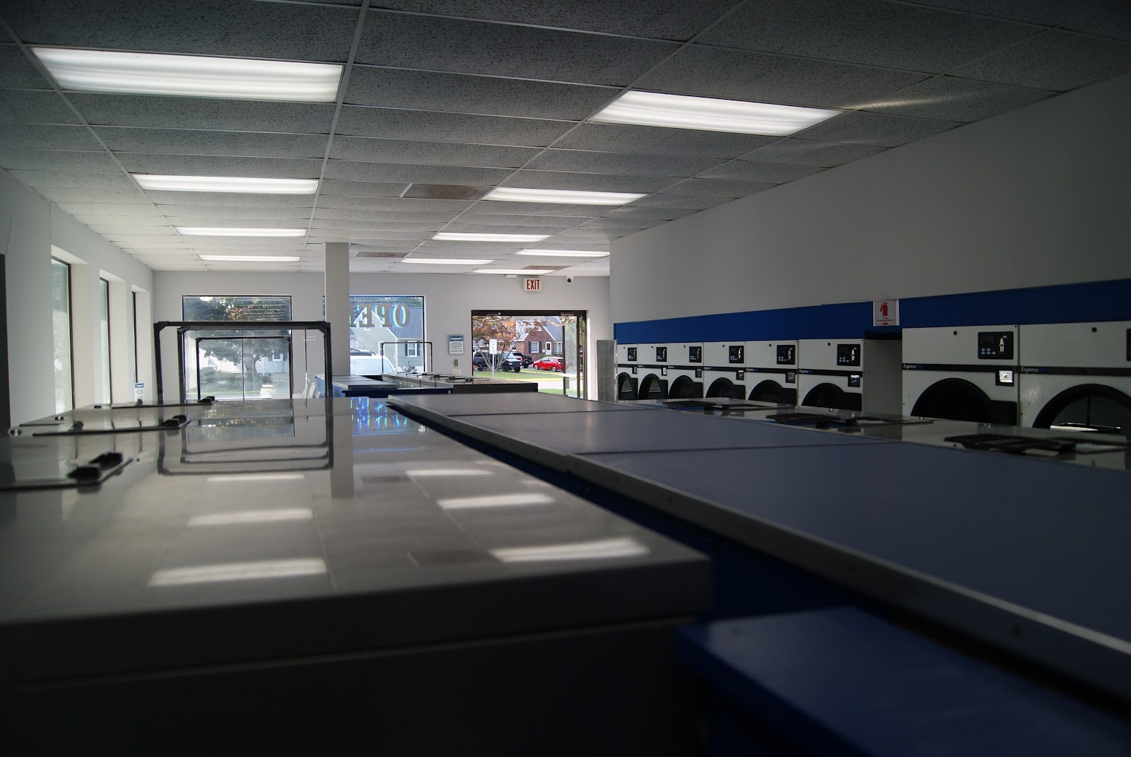 Convenient Laundromat photo 2