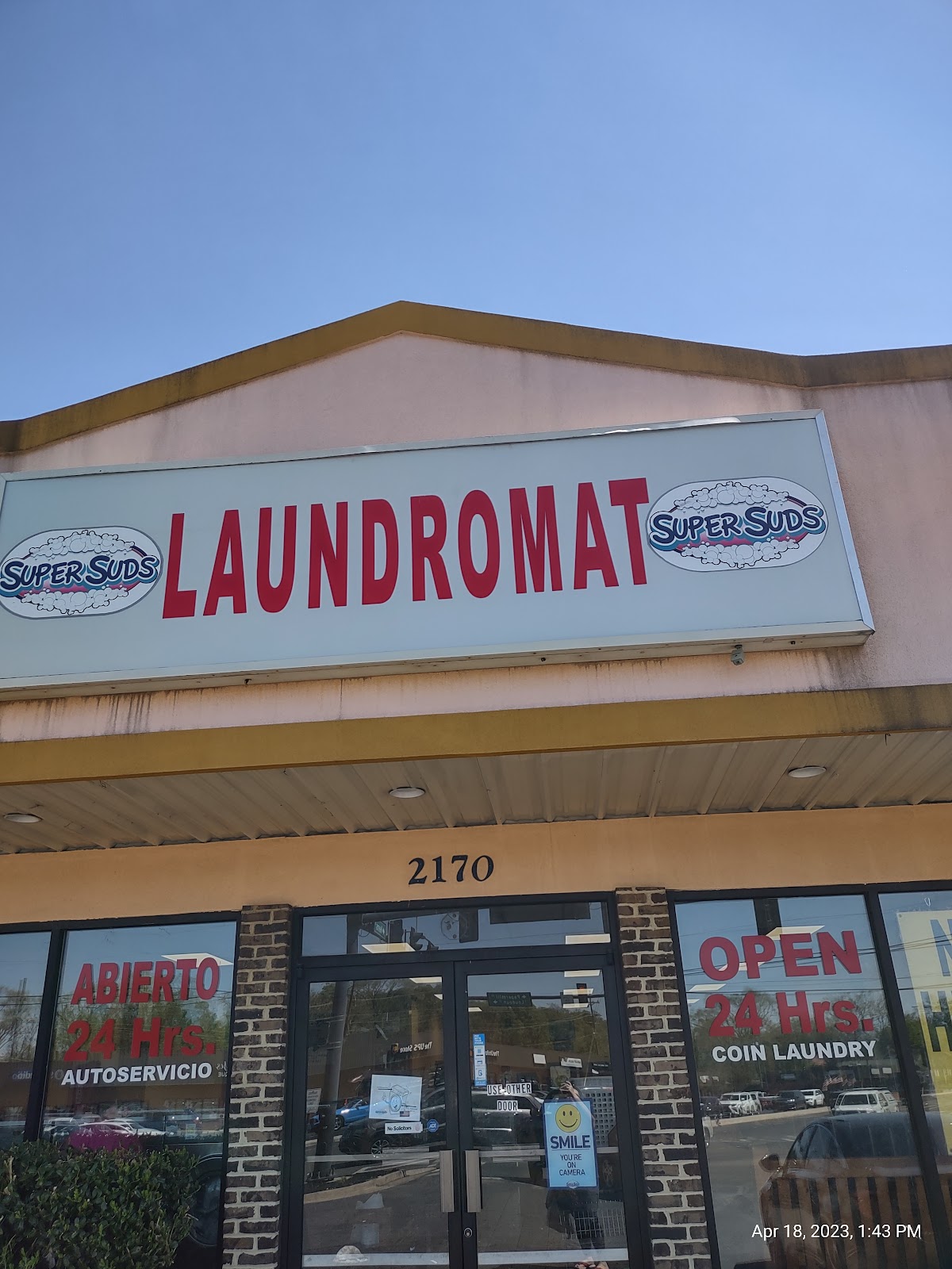 SuperSuds Laundromat photo 3