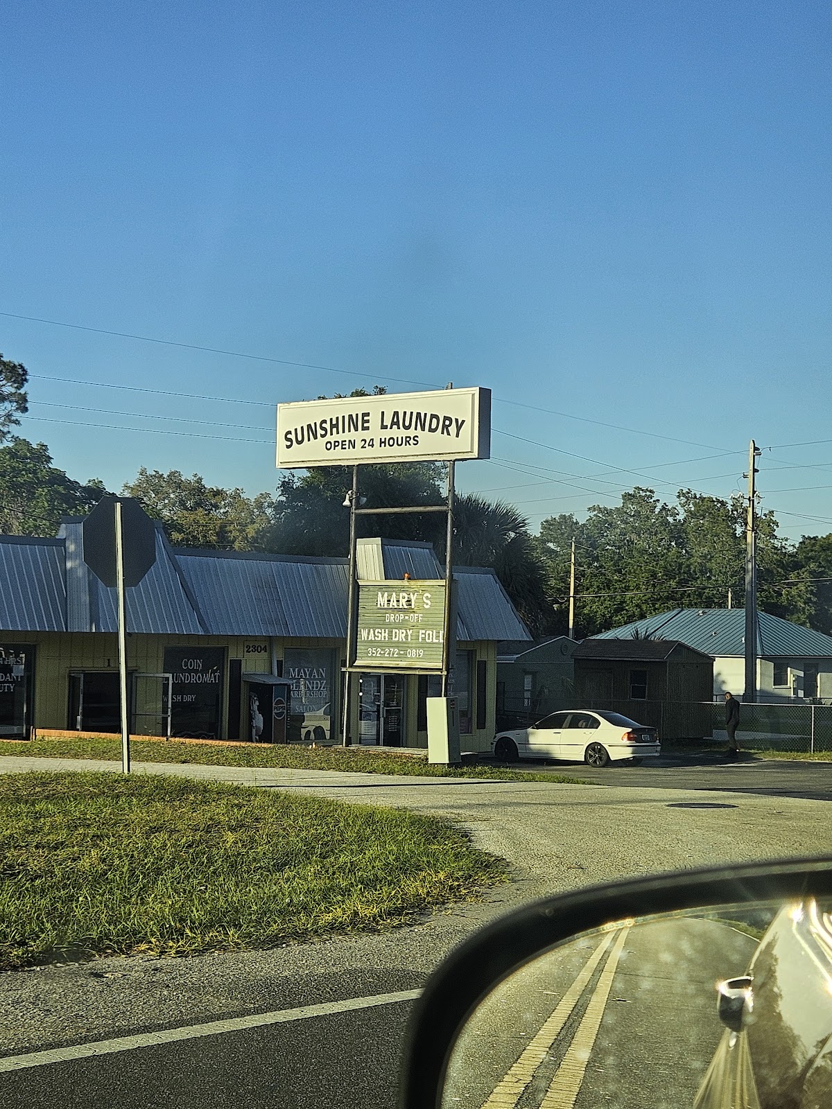 Sunshine Main Street laundry photo 3