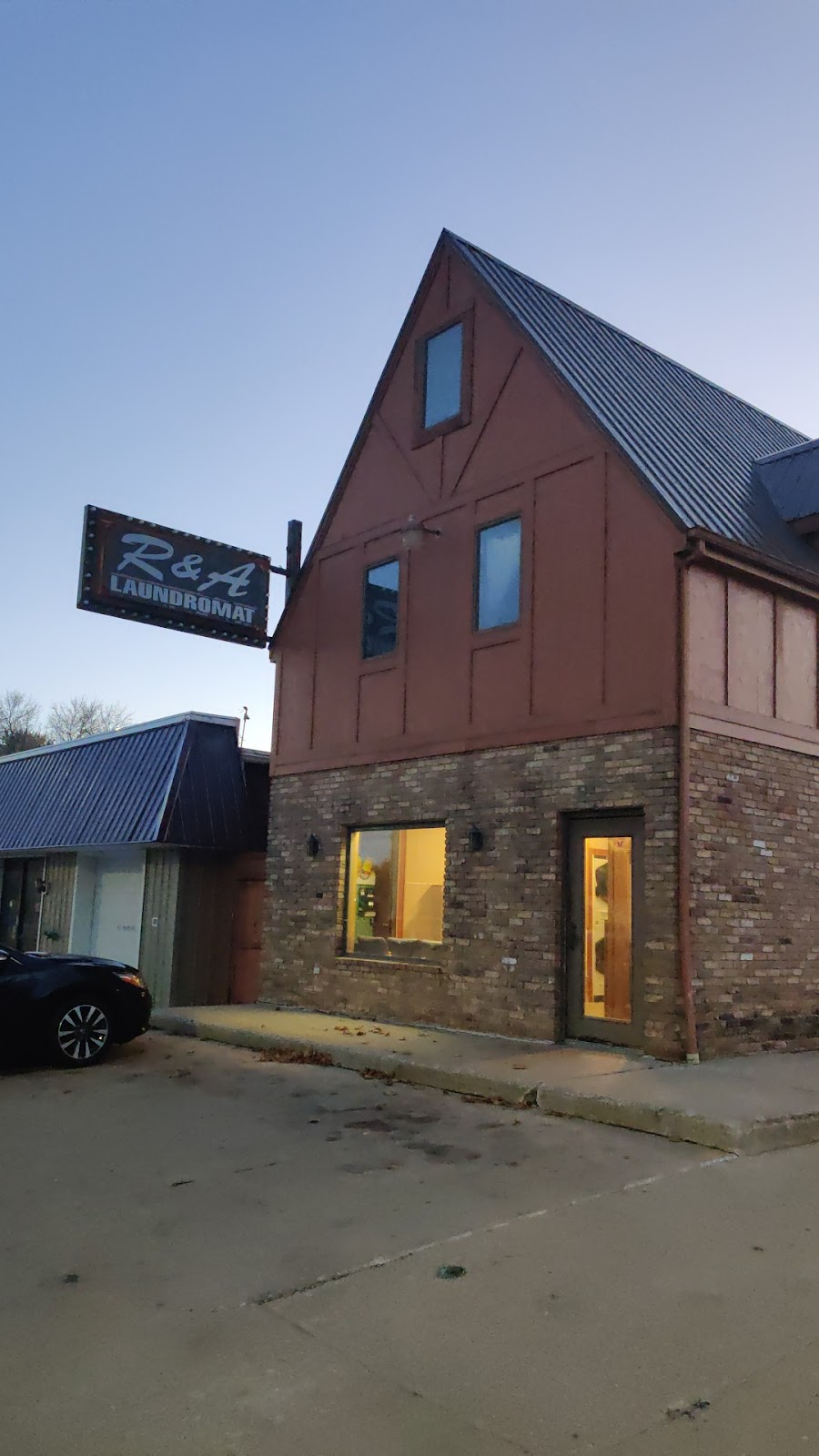 R&A Laundromat photo 3