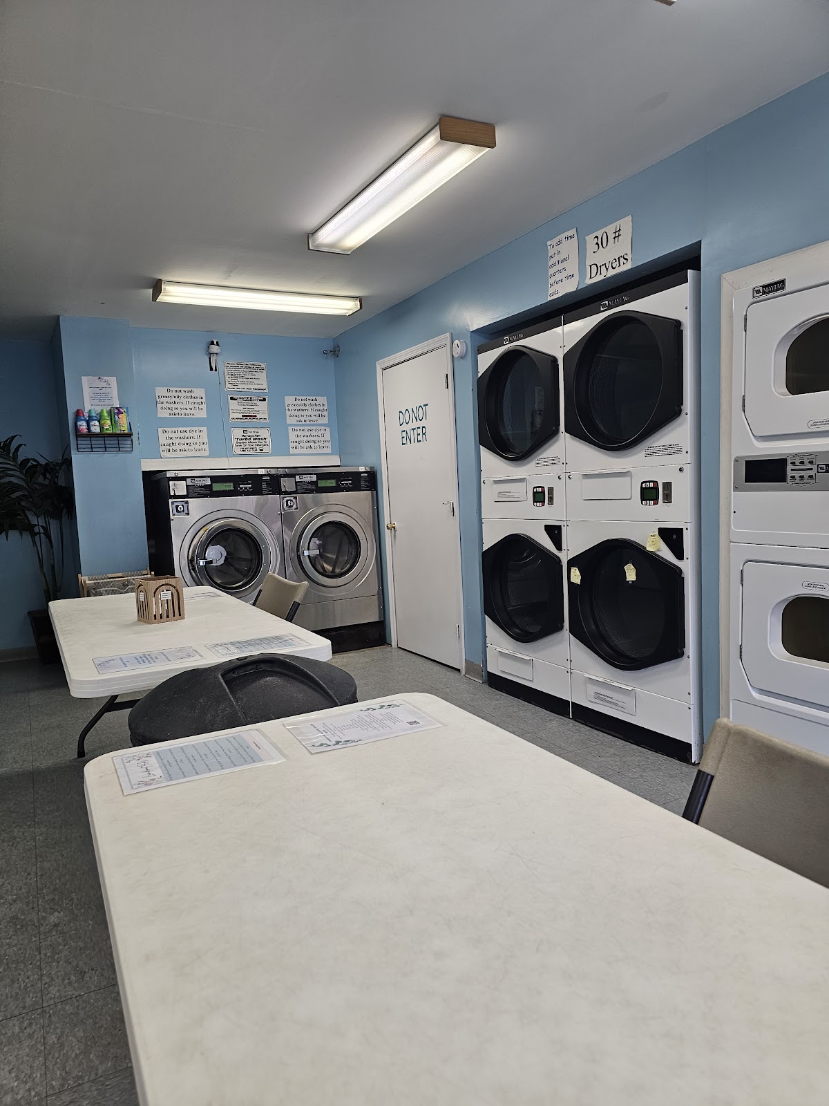Maytag Laundromat photo 1