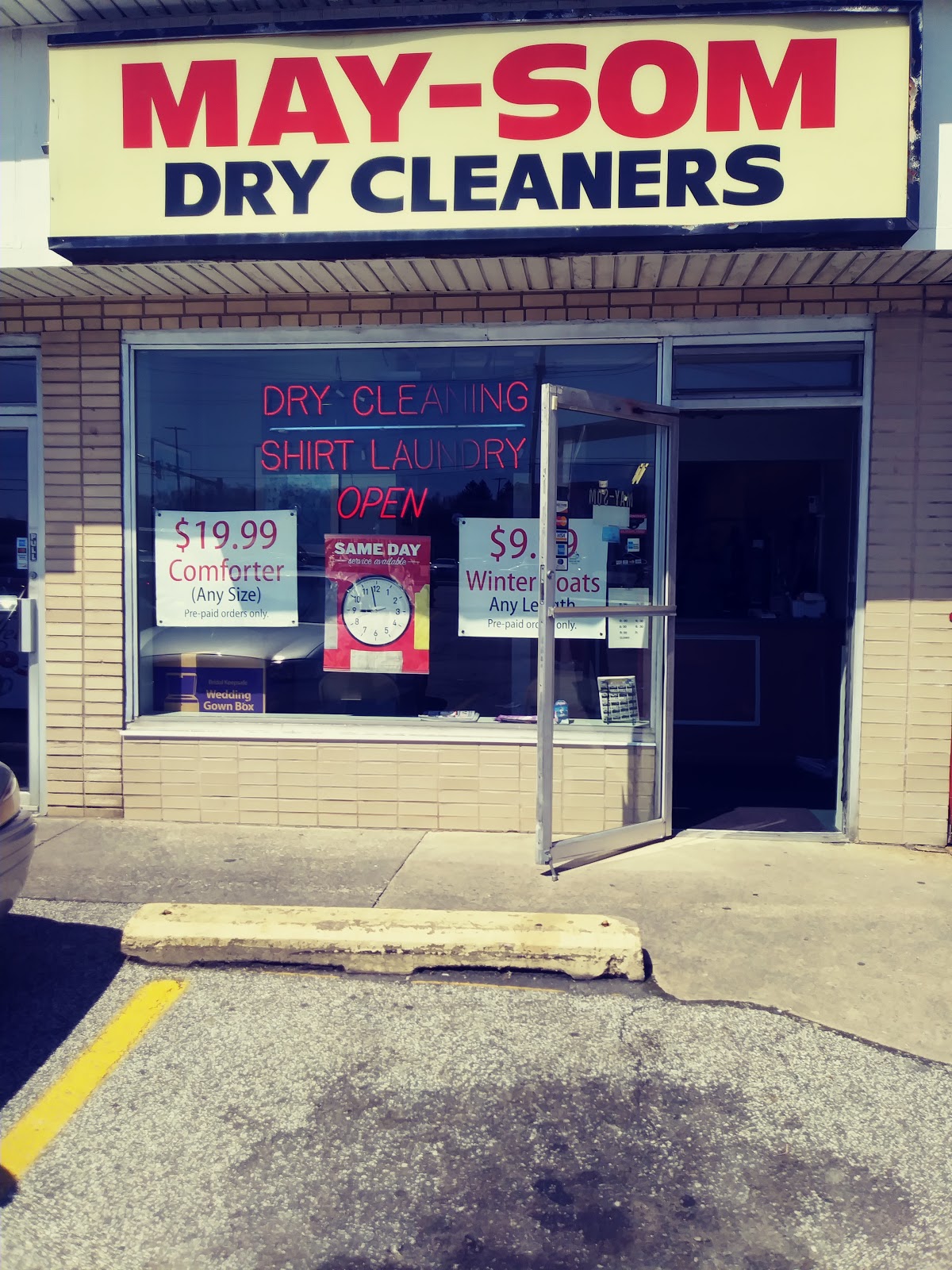 May Som Dry Cleaners photo 1