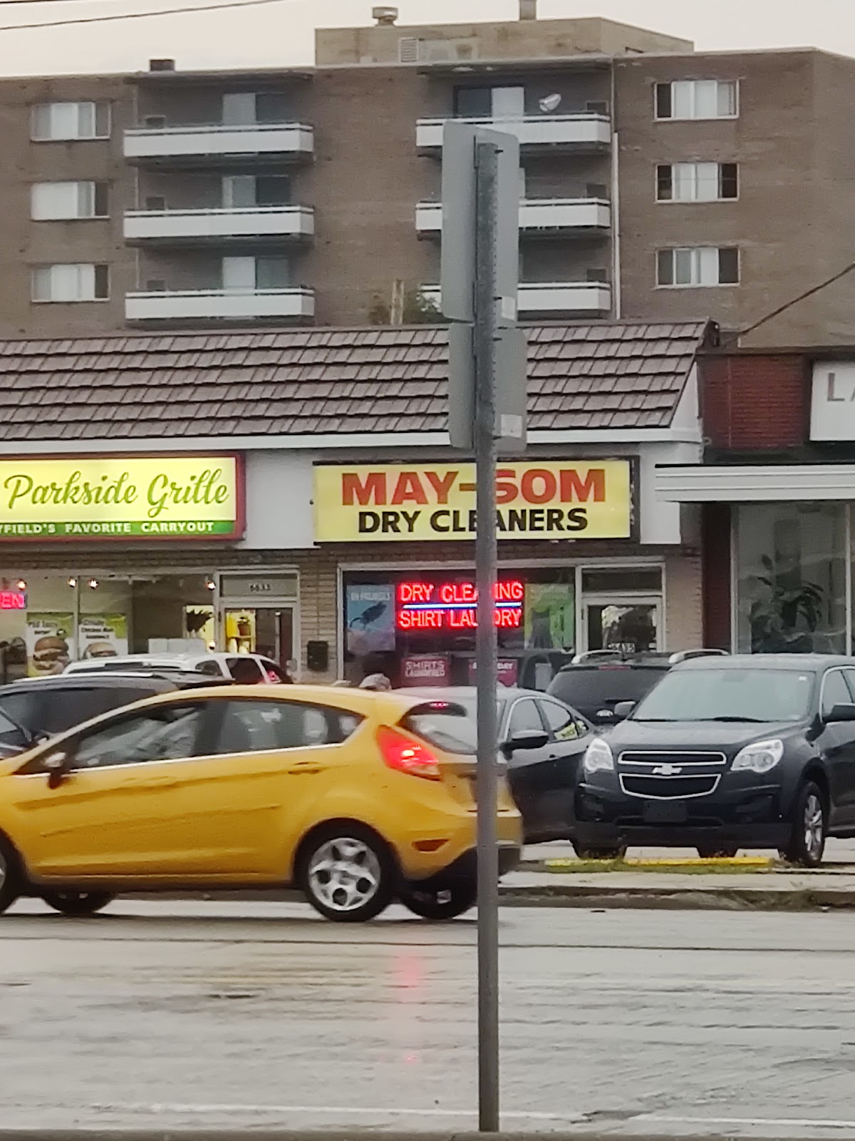 May Som Dry Cleaners photo 2