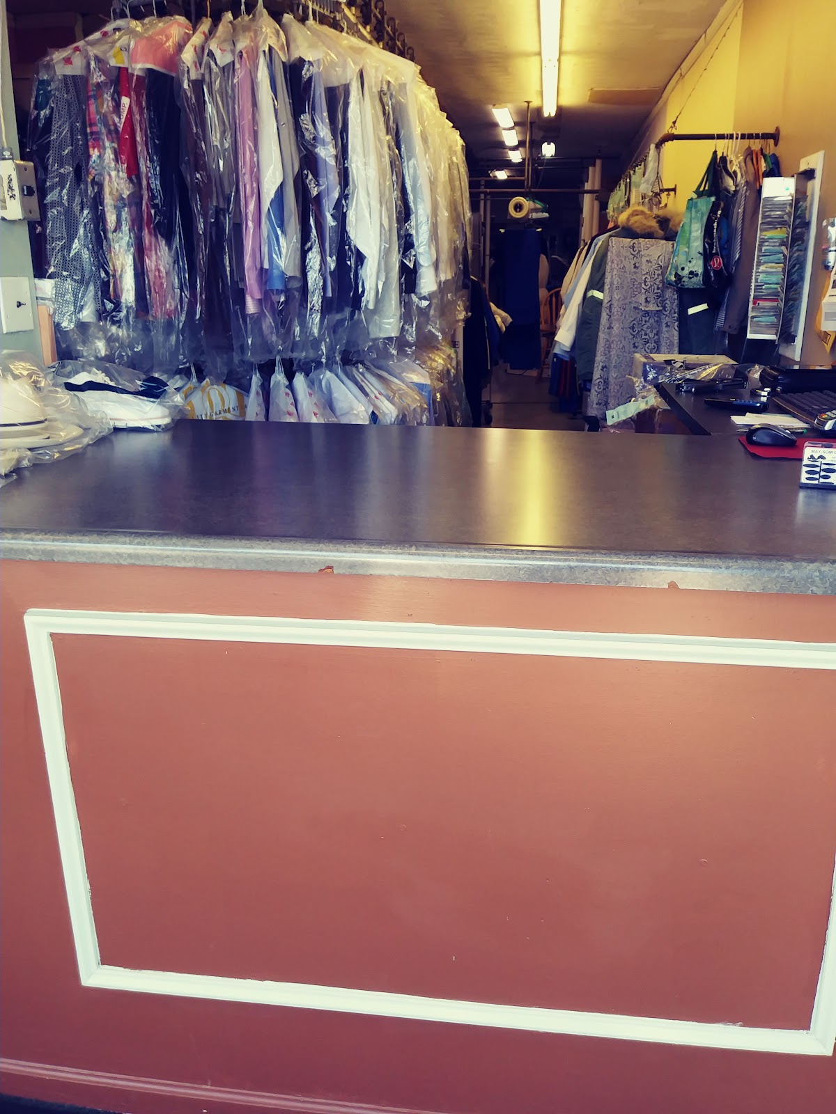May Som Dry Cleaners photo 3