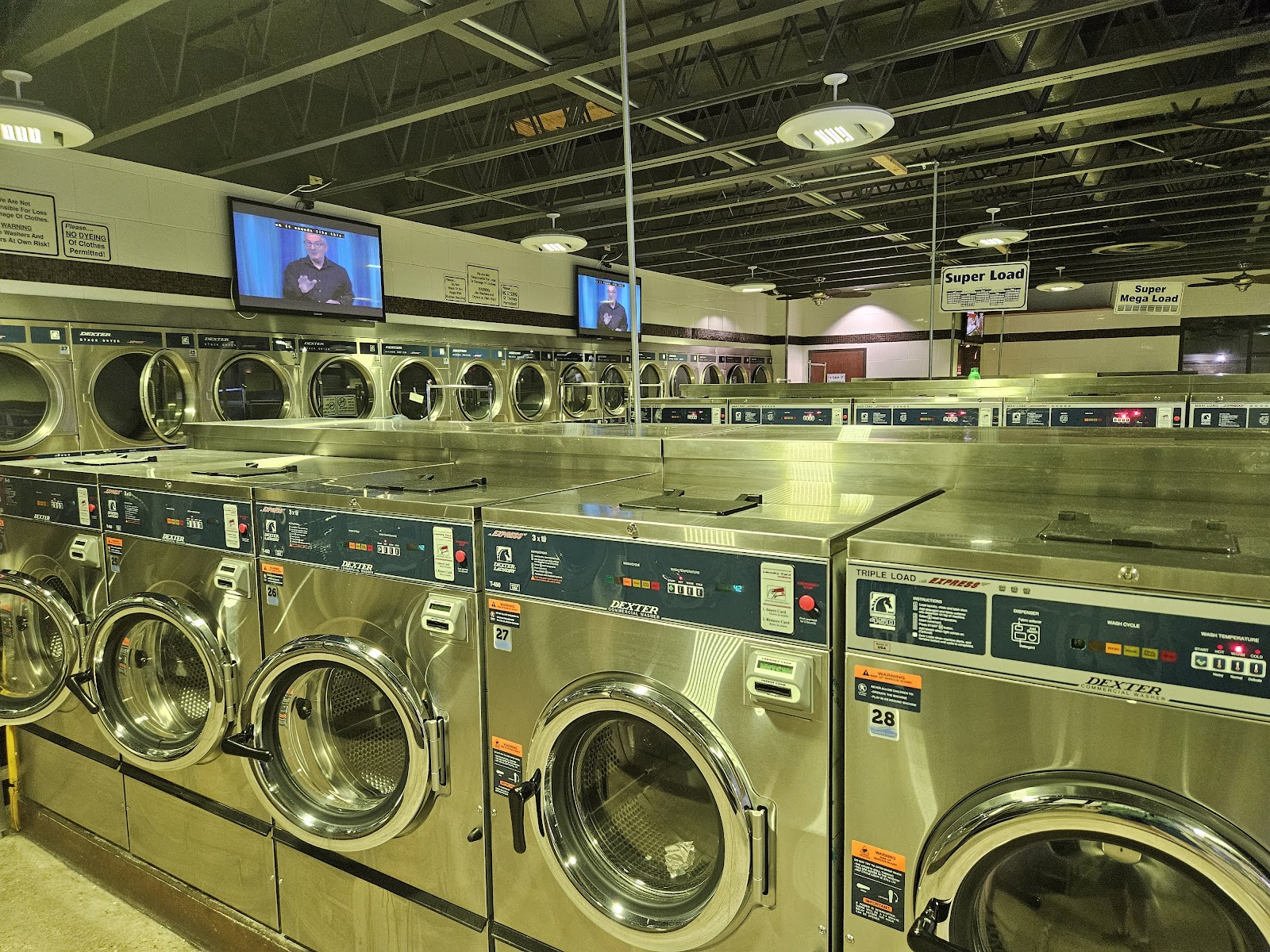 24/7 LAUNDROMAT photo 1