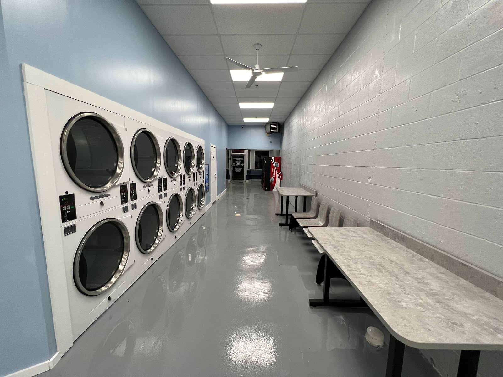 Neighborhood Plaza Laundromat photo 1