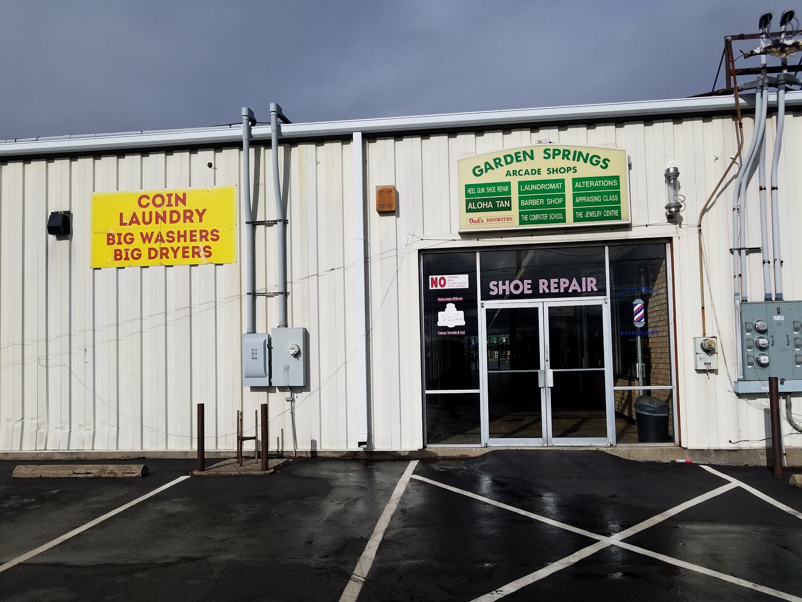 Garden Springs Laundromat photo 2