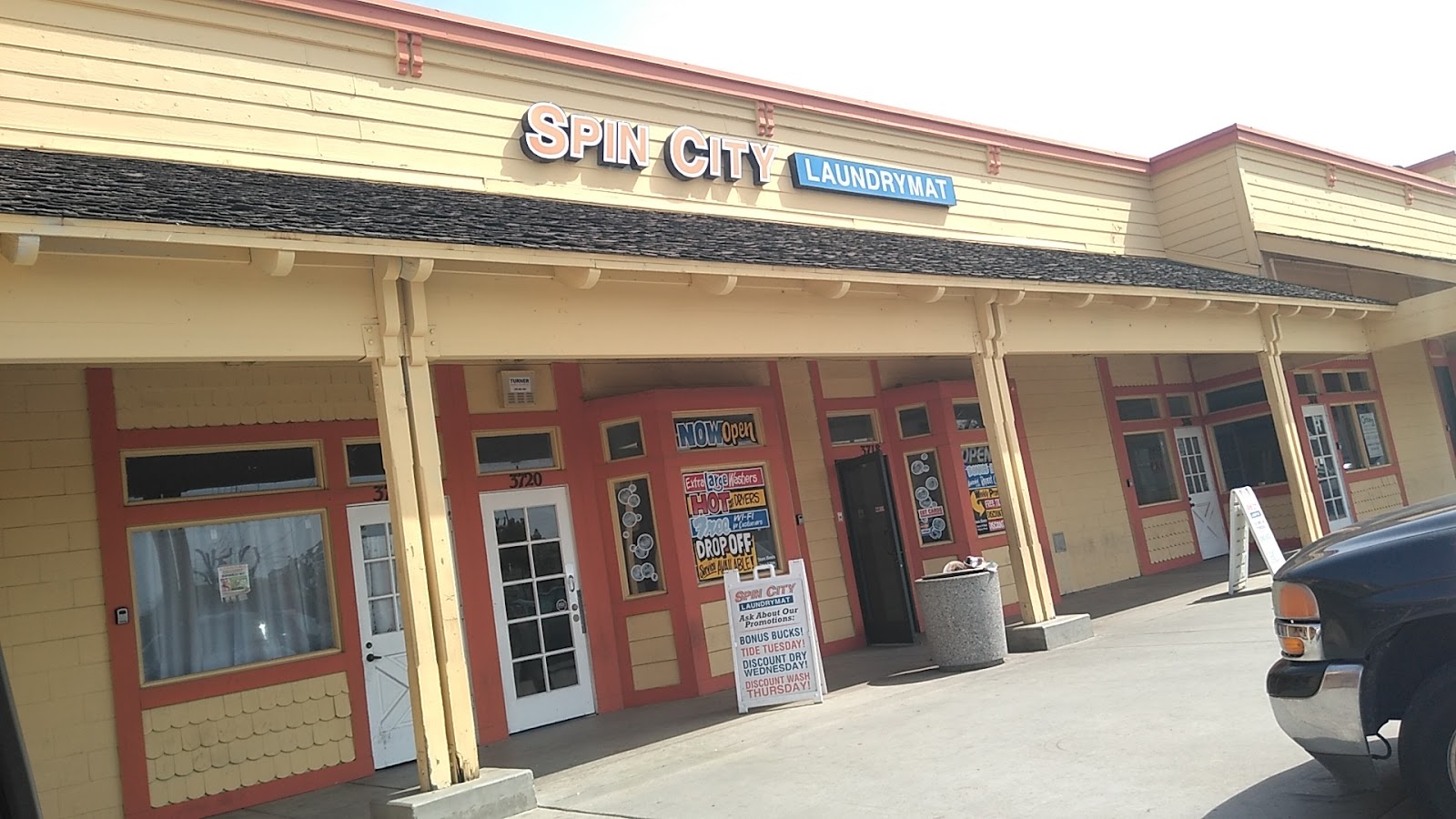 Spin City Laundromat photo 2