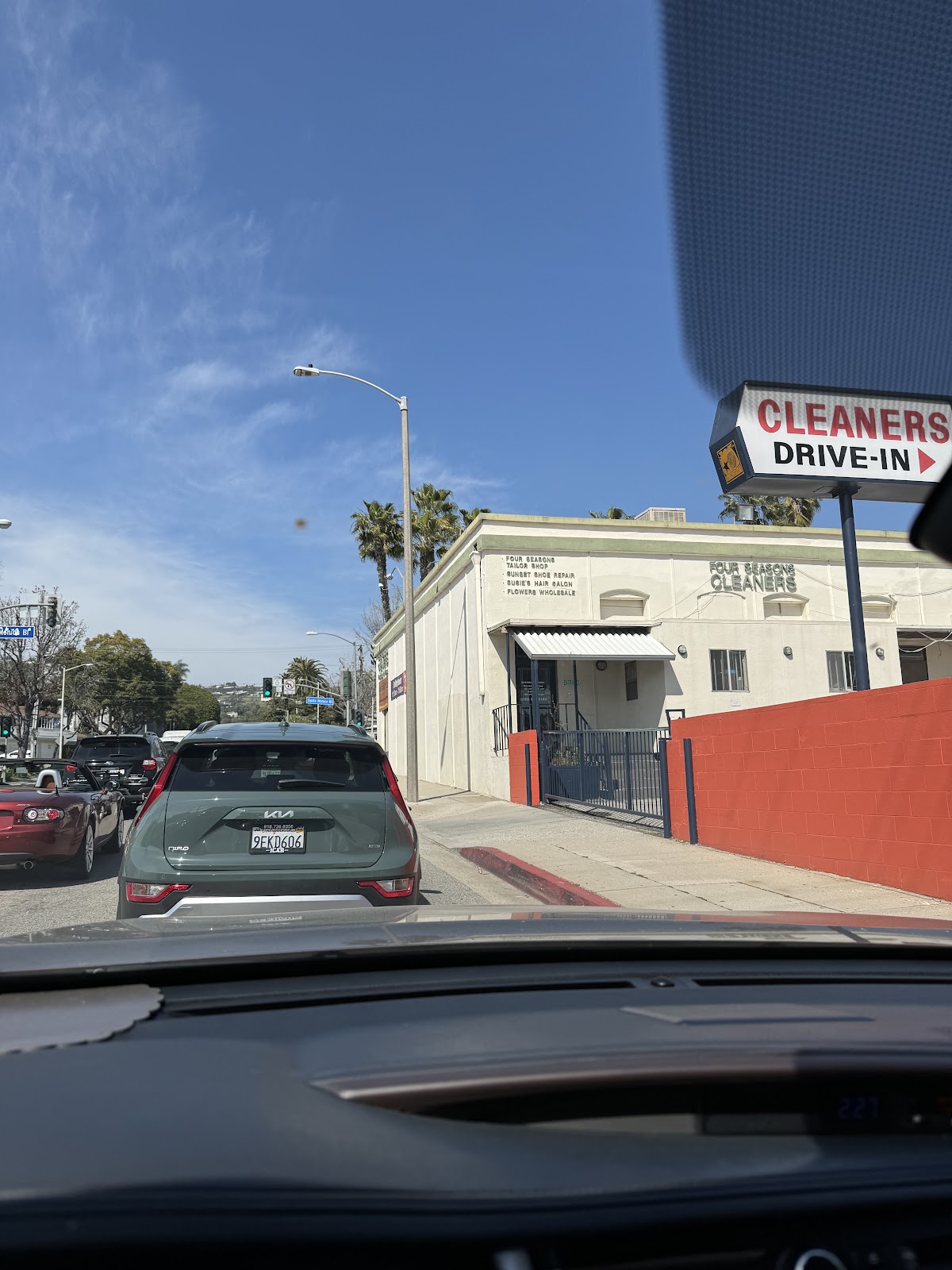 Four Seasons Cleaners & Laundry photo 2