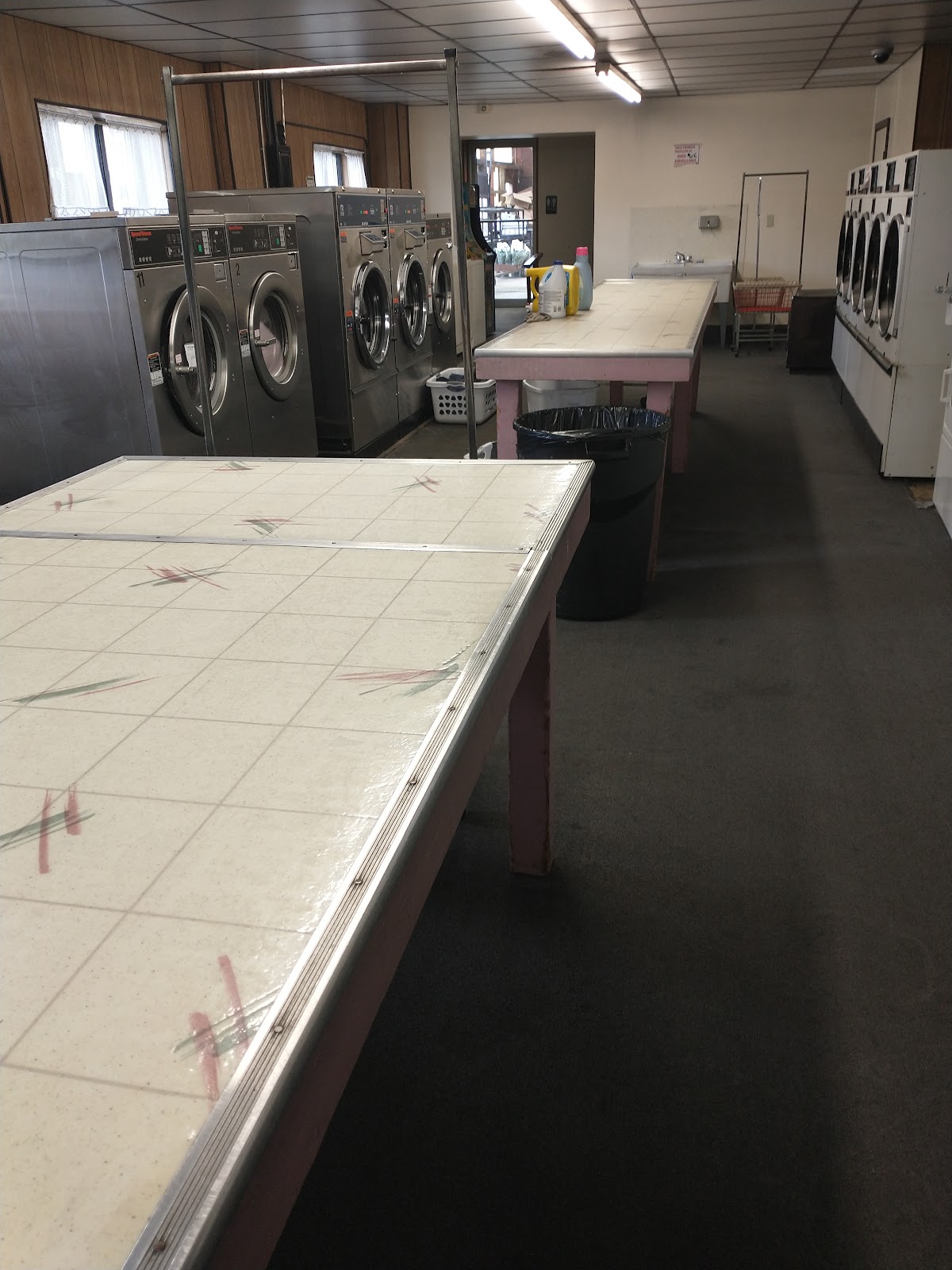 Rouse's Laundromat photo 3