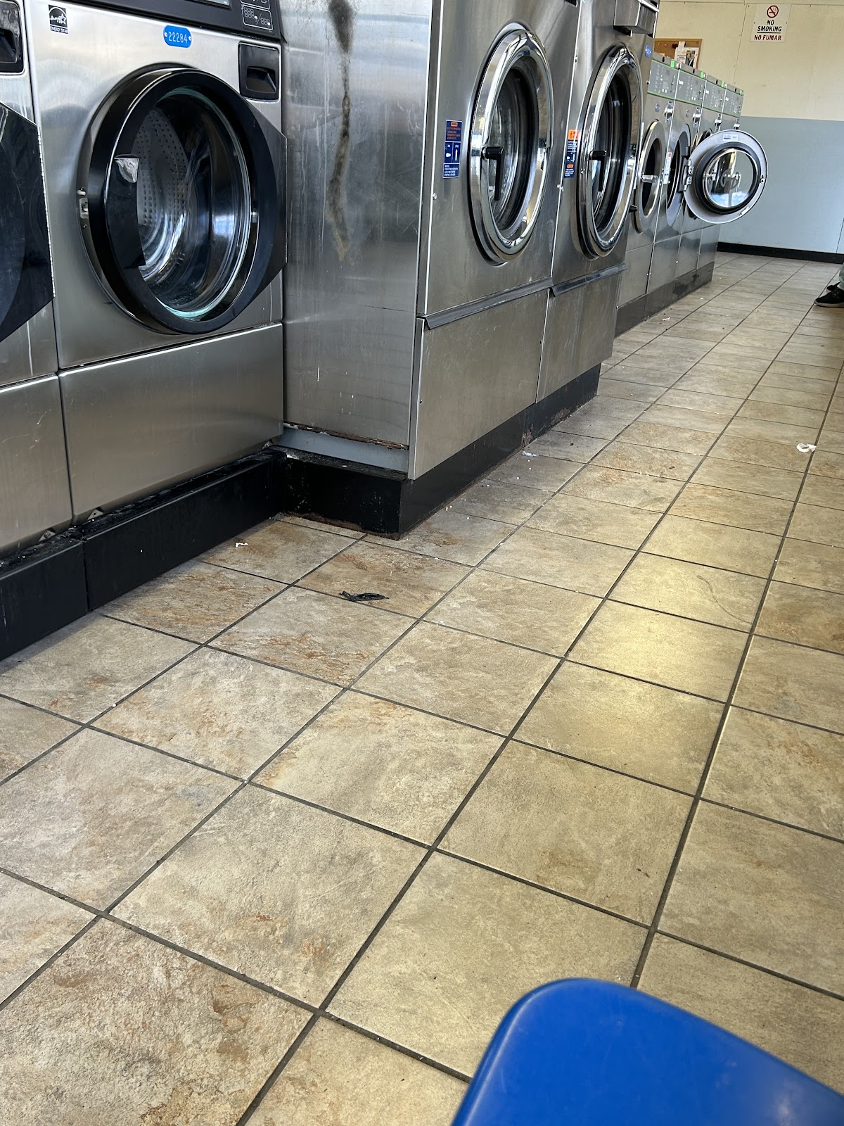 Buena Vista Coin Laundry photo 3