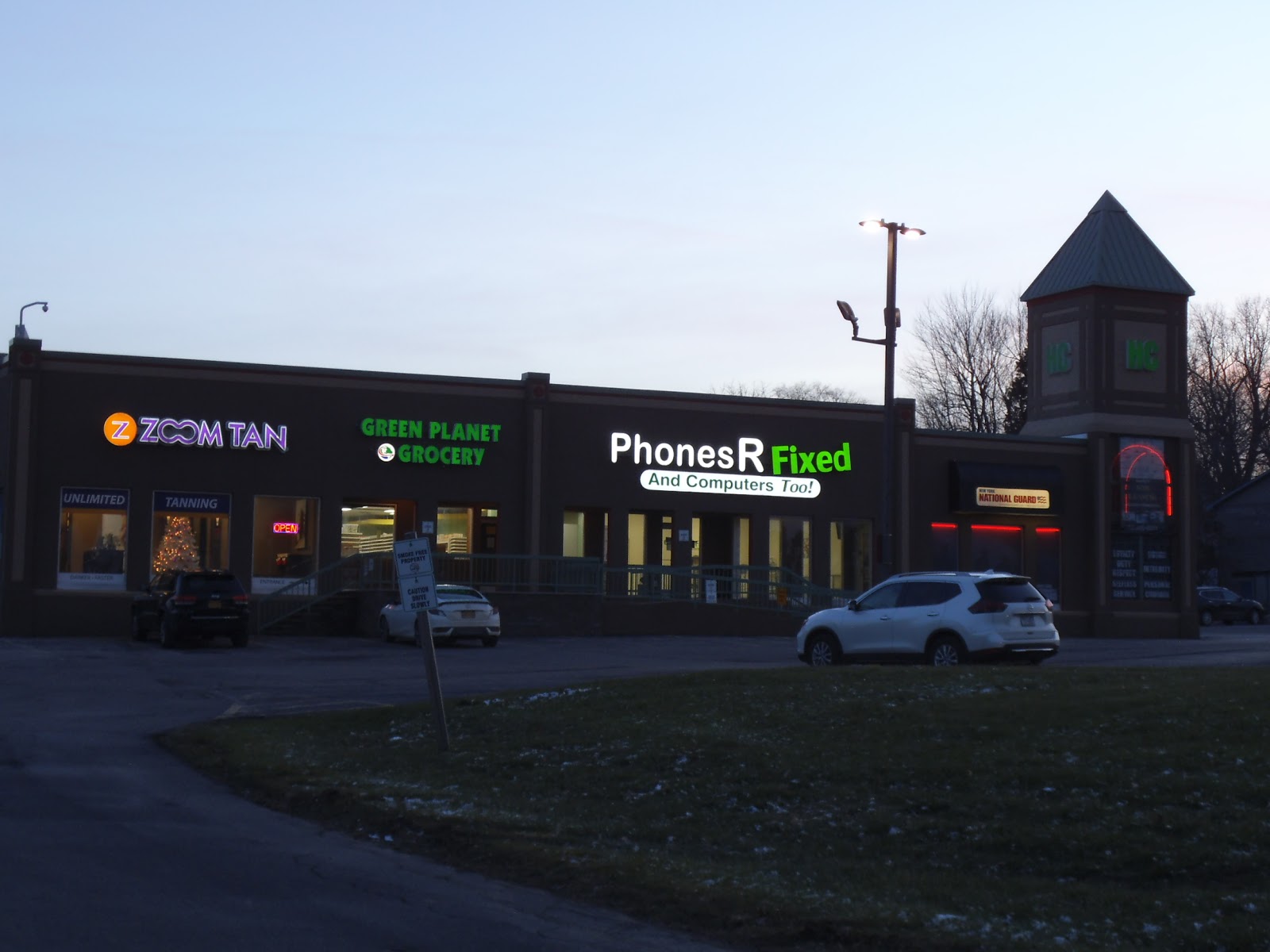 Hillside Plaza Coin Laundry photo 3