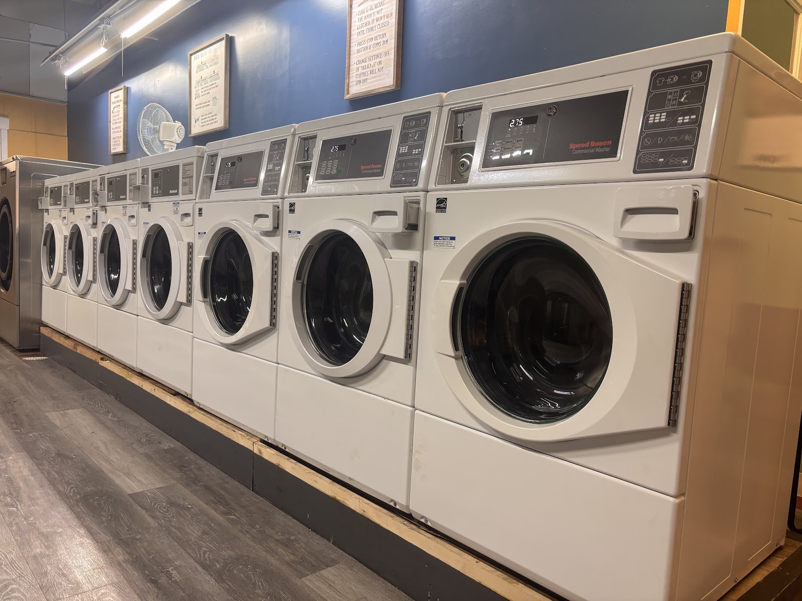 Reed's Laundromat photo 1