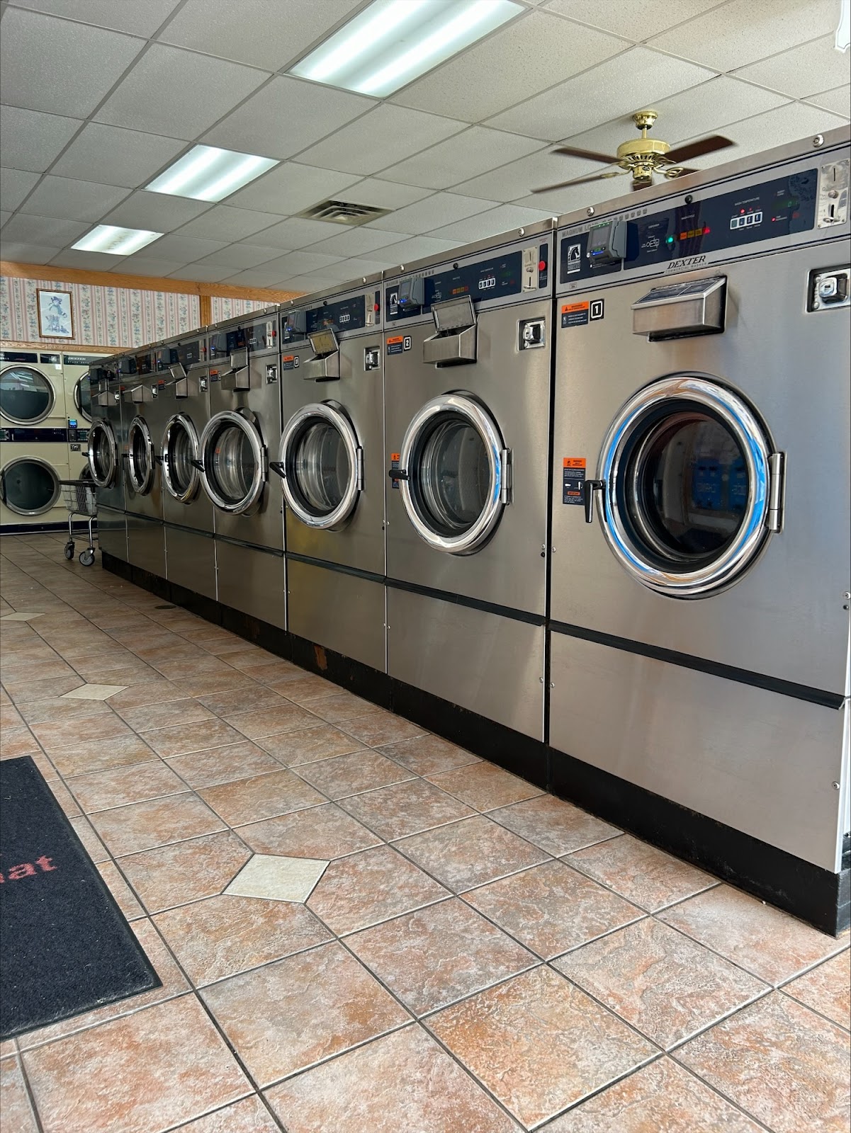 Colonial Laundromat photo 1