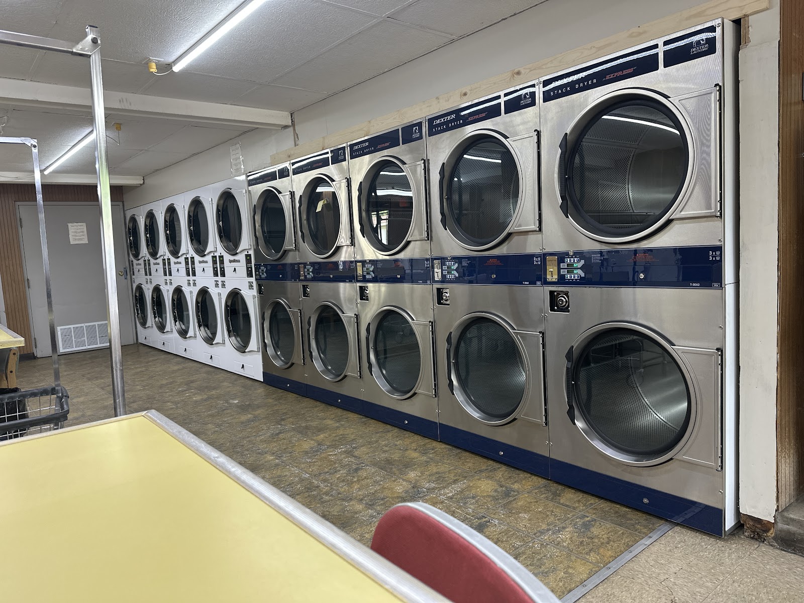 Riverside Cleaners Coin Op Laundromat photo 1