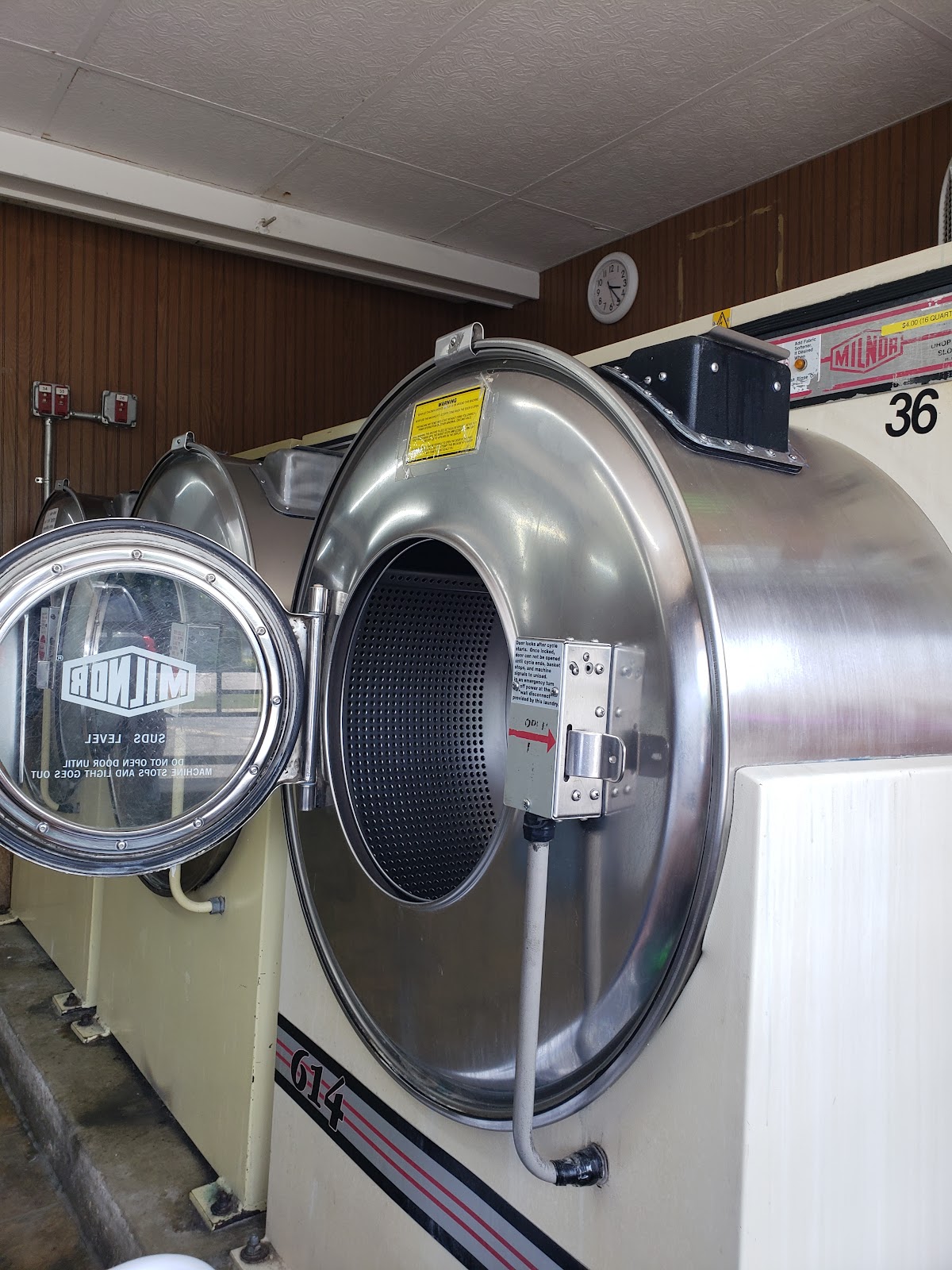 Riverside Cleaners Coin Op Laundromat photo 3