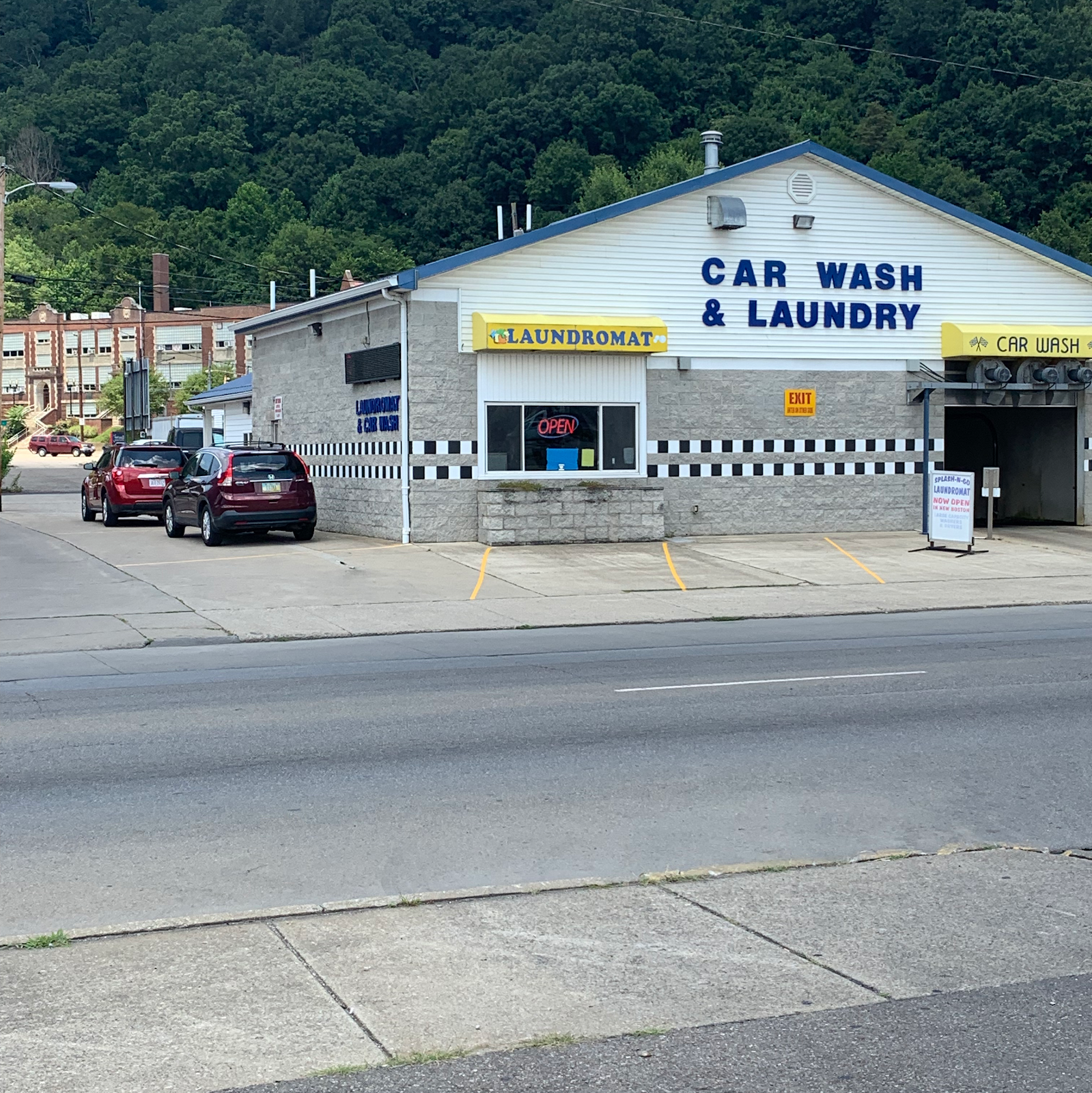 Splash N Go Laundry New Boston photo 3