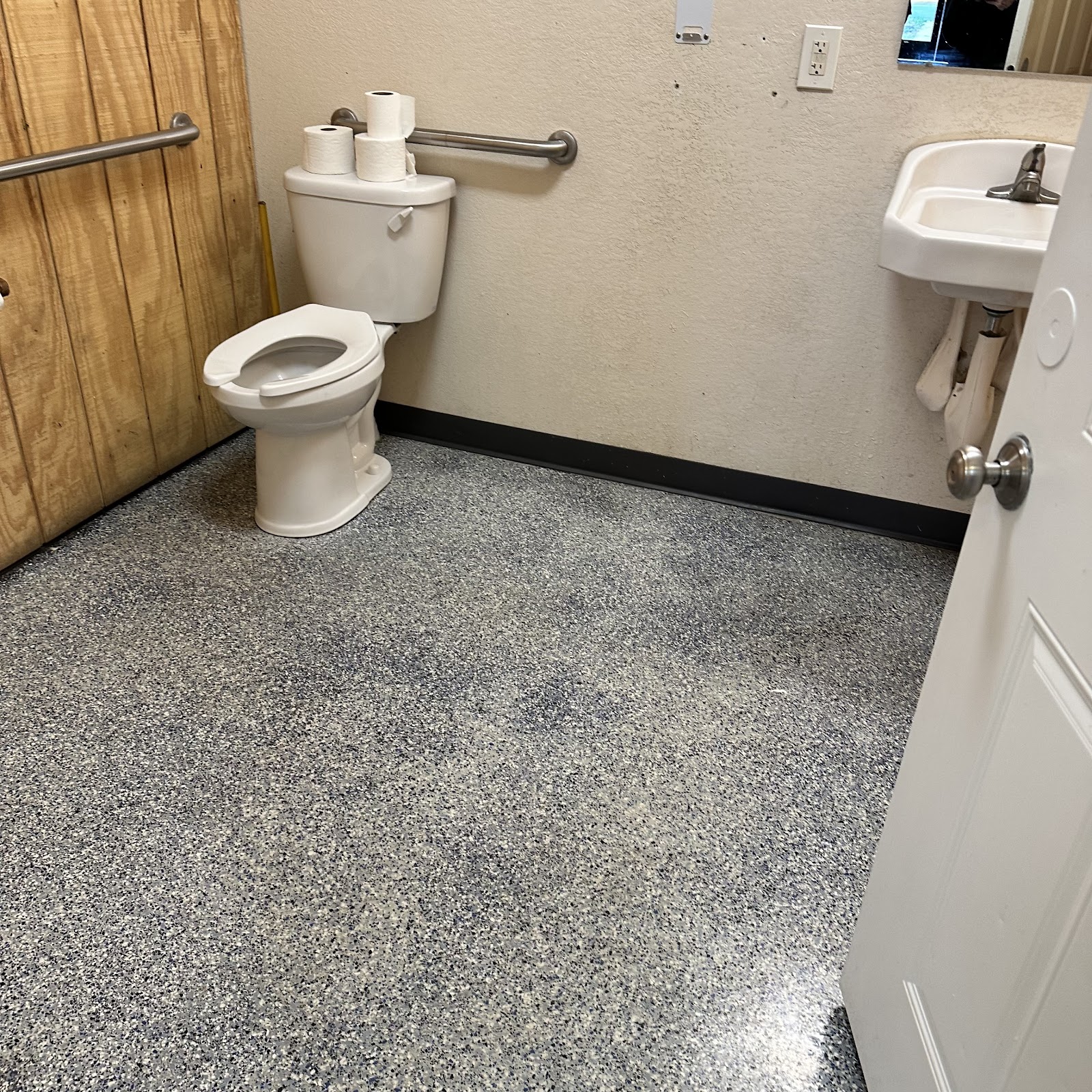 ZimmTown Laundry photo 3